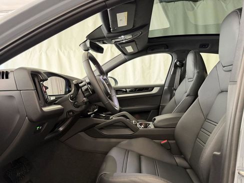 New 2026 Porsche Cayenne Coupe AWD/4WD image 5