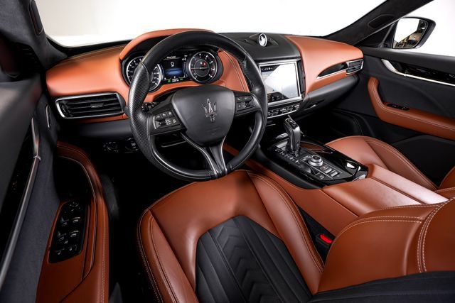 Used 2023 Maserati Levante GT AWD/4WD image 28
