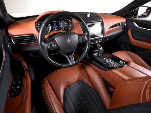 Used 2023 Maserati Levante GT AWD/4WD image 28