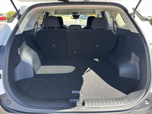 Used 2025 Kia Sportage LX image 6
