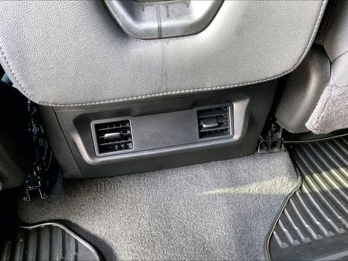 Used 2022 Chevrolet Silverado 1500 Custom image 32