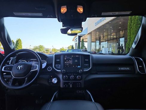 Used 2022 RAM 1500 Big Horn AWD/4WD image 16