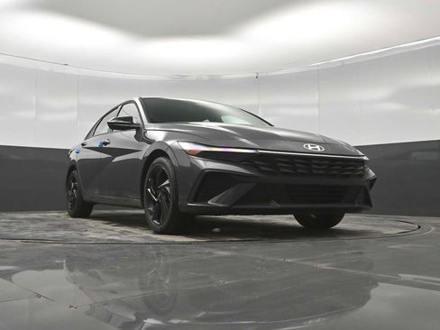 New 2026 Hyundai Elantra SEL Sport FWD image 32