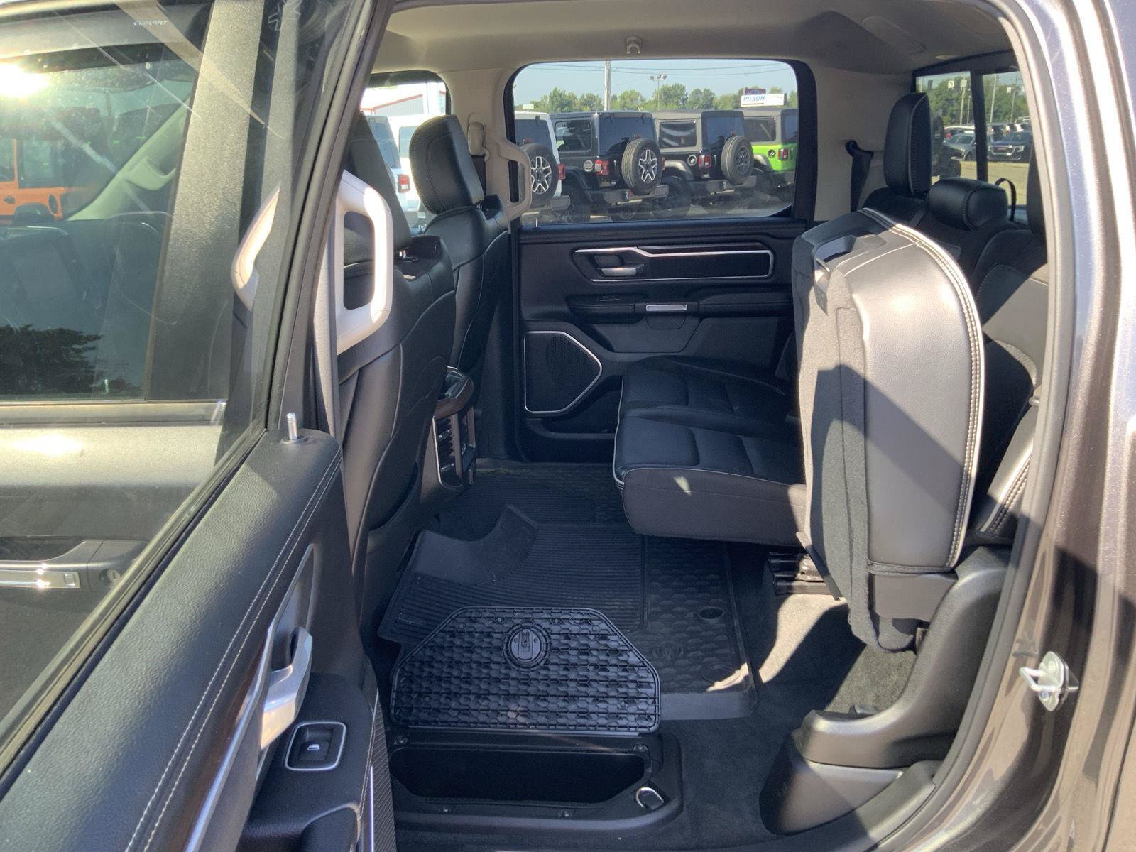Used 2022 RAM 1500 Laramie AWD/4WD image 57