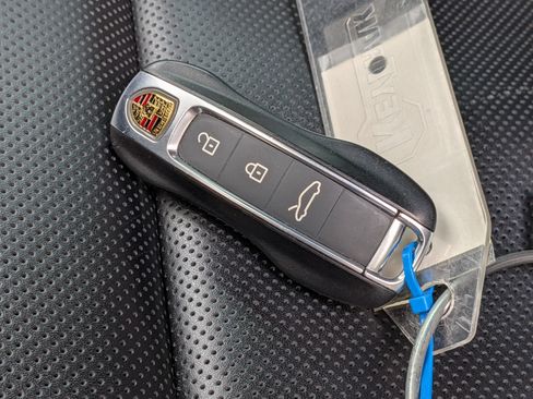 Certified 2023 Porsche 911 Carrera GTS RWD image 40