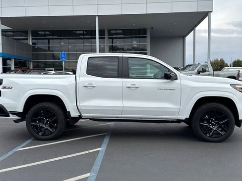 New 2025 Chevrolet Colorado Z71 w/ Technology Package image 2
