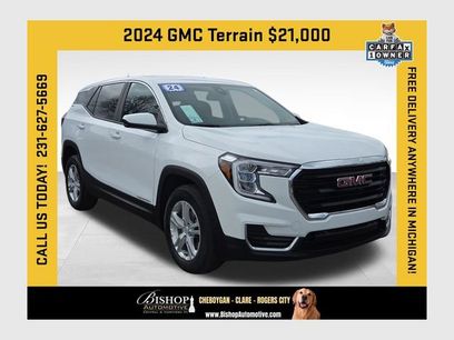 Used 2024 GMC Terrain SLE w/ LPO, Floor Liner Package