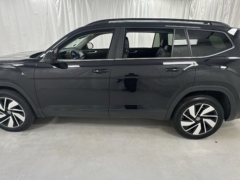 Used 2025 Volkswagen Atlas SE AWD/4WD image 6