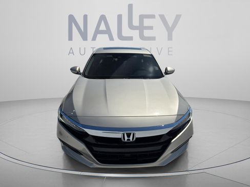 Used 2018 Honda Accord Touring image 6