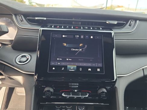 New 2025 Jeep Grand Cherokee Laredo X image 20