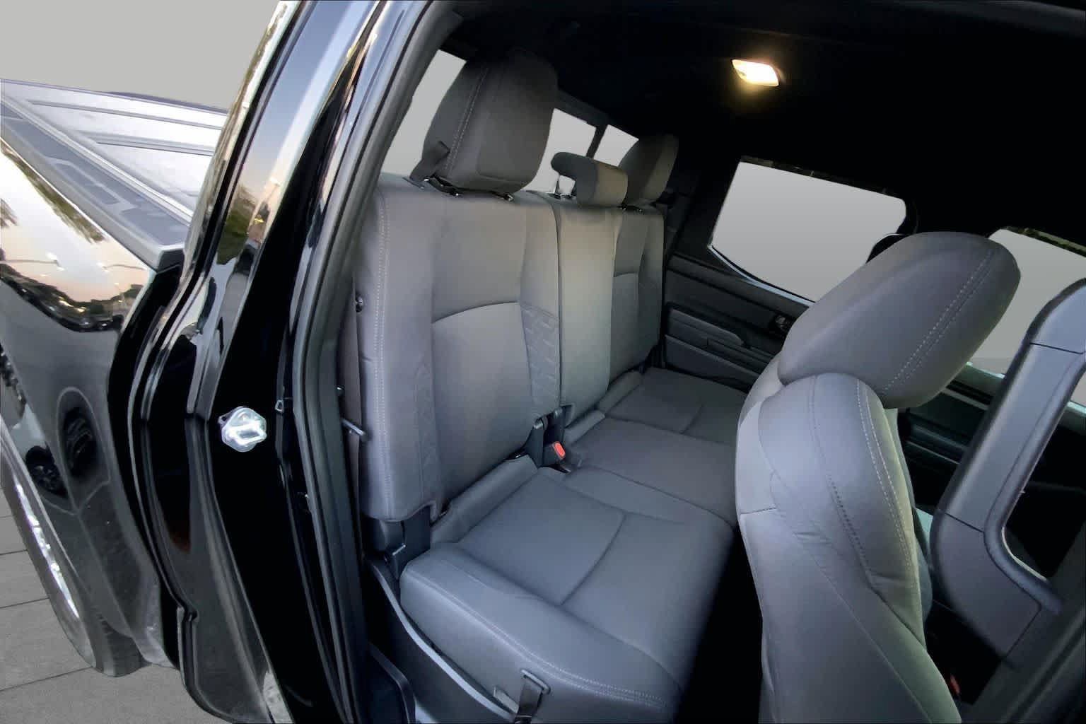 Used 2024 Toyota Tacoma SR5 AWD/4WD image 17