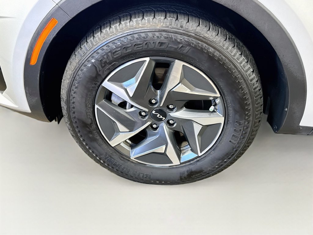 Used 2022 Kia Sorento EX w/ Panoramic Sunroof Package FWD image 42