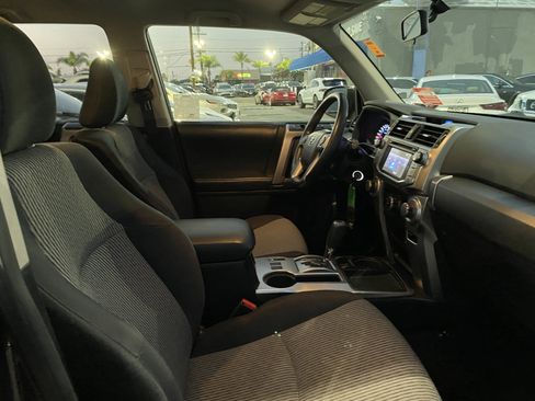 Used 2016 Toyota 4Runner SR5 image 20