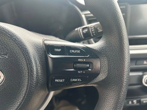 Used 2020 Kia Rio S image 8