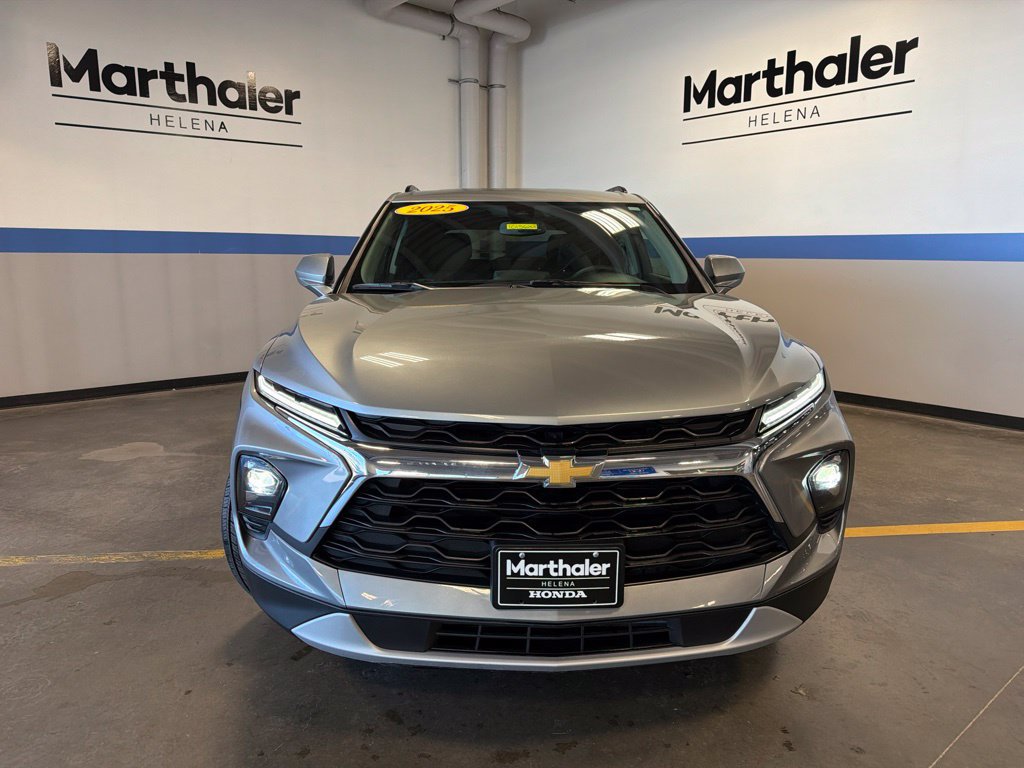 Used 2025 Chevrolet Blazer LT w/ Convenience Package AWD/4WD image 2
