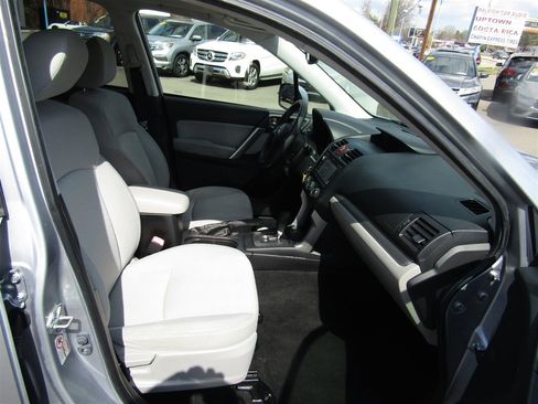 Used 2015 Subaru Forester 2.5i Premium AWD/4WD image 21