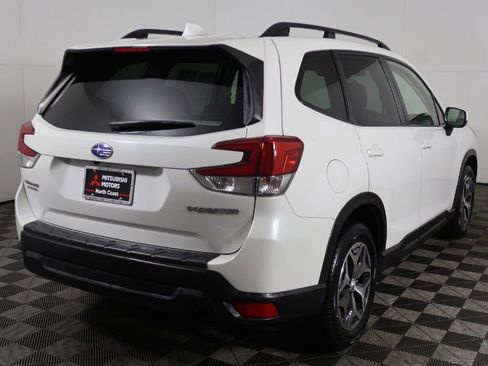 Used 2020 Subaru Forester Premium AWD/4WD image 11