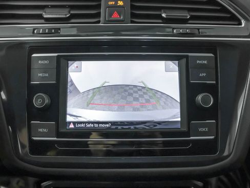 Used 2022 Volkswagen Tiguan S image 7