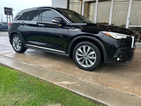 Used 2019 INFINITI QX50 Luxe w/ Navigation Package FWD image 2