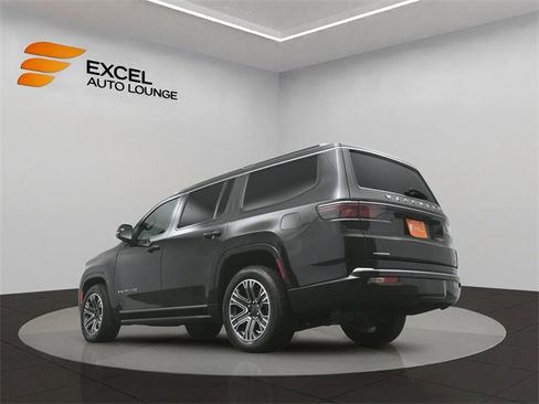 Used 2023 Jeep Wagoneer Series II image 42