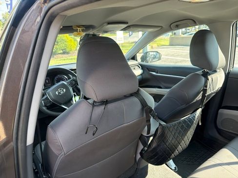 Used 2019 Toyota Camry LE FWD image 10