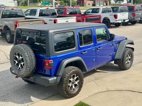 Used 2019 Jeep Wrangler Unlimited Rubicon w/ Uconnect 4C Nav & Sound Group AWD/4WD image 4