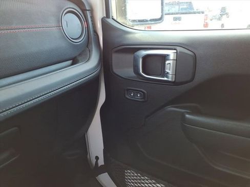 Used 2024 Jeep Wrangler Unlimited Rubicon AWD/4WD image 20