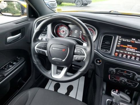 Used 2018 Dodge Charger R/T RWD image 17