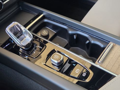 New 2026 Volvo XC60 T8 Plus w/ Protection Package Premier image 23