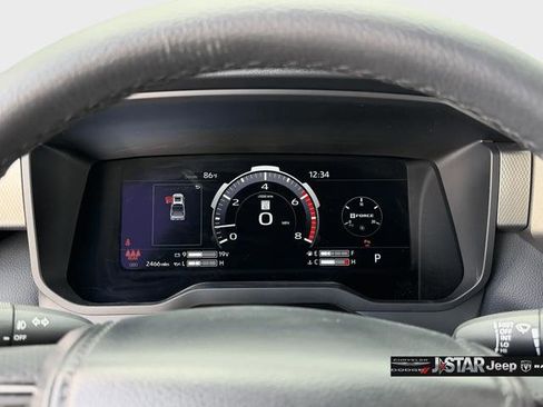 Used 2025 Toyota Tundra Limited image 13