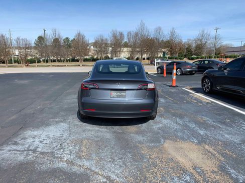 Used 2023 Tesla Model 3 Standard Range image 10