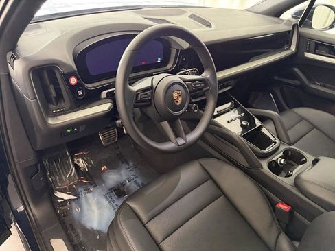 Certified 2025 Porsche Cayenne S AWD/4WD image 4