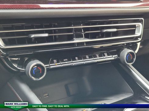 Used 2024 Chevrolet Traverse RS image 22