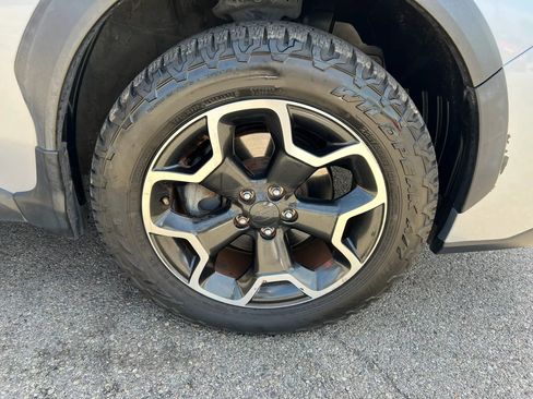 Used 2015 Subaru Crosstrek 2.0i Premium image 10