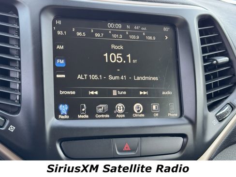 Used 2017 Jeep Cherokee Limited image 7