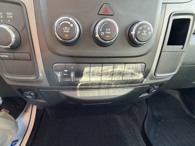 Used 2016 RAM 3500 Tradesman w/ Chrome Appearance Group AWD/4WD image 28
