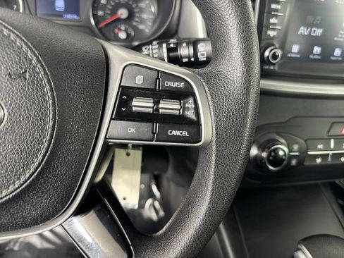 Used 2020 Kia Sorento FWD V6 image 13