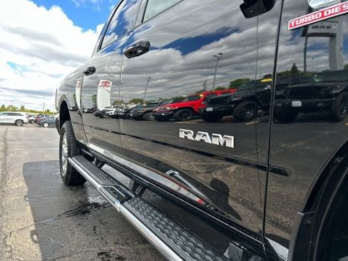 New 2026 RAM 2500 Laramie AWD/4WD image 12