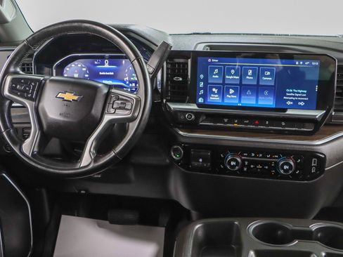 Used 2024 Chevrolet Silverado 2500 LT AWD/4WD image 18