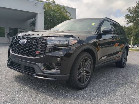 New 2026 Ford Explorer ST RWD image 9