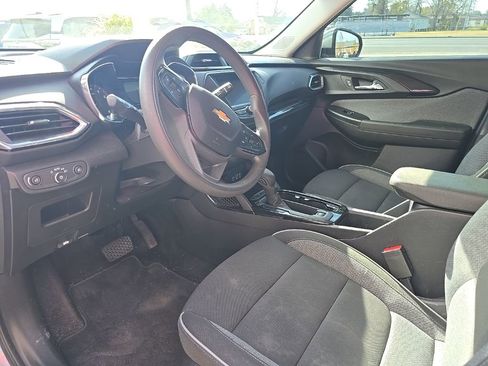 Used 2023 Chevrolet TrailBlazer LT image 11
