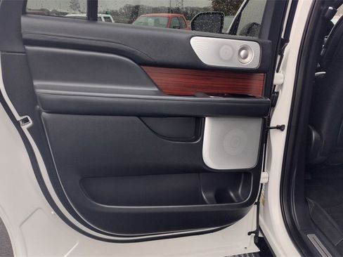 Certified 2024 Lincoln Navigator L Reserve image 21