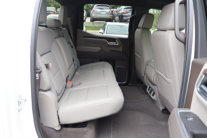 Used 2026 GMC Sierra 1500 SLT AWD/4WD image 31