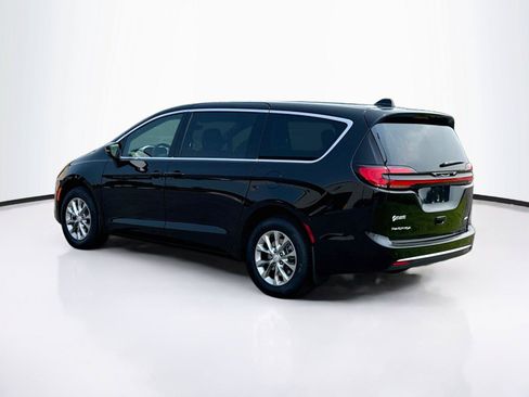 New 2027 Chrysler Pacifica Select AWD/4WD image 9