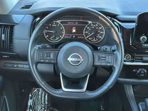Used 2023 Nissan Pathfinder SV AWD/4WD image 10