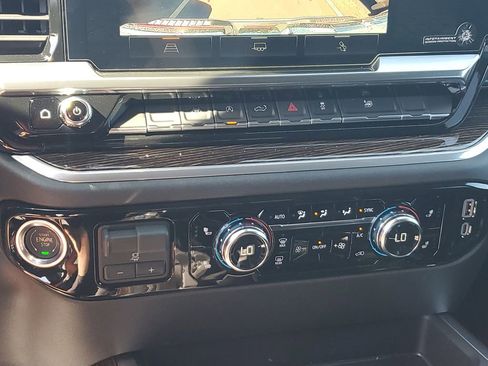 New 2026 GMC Sierra 1500 Elevation image 18