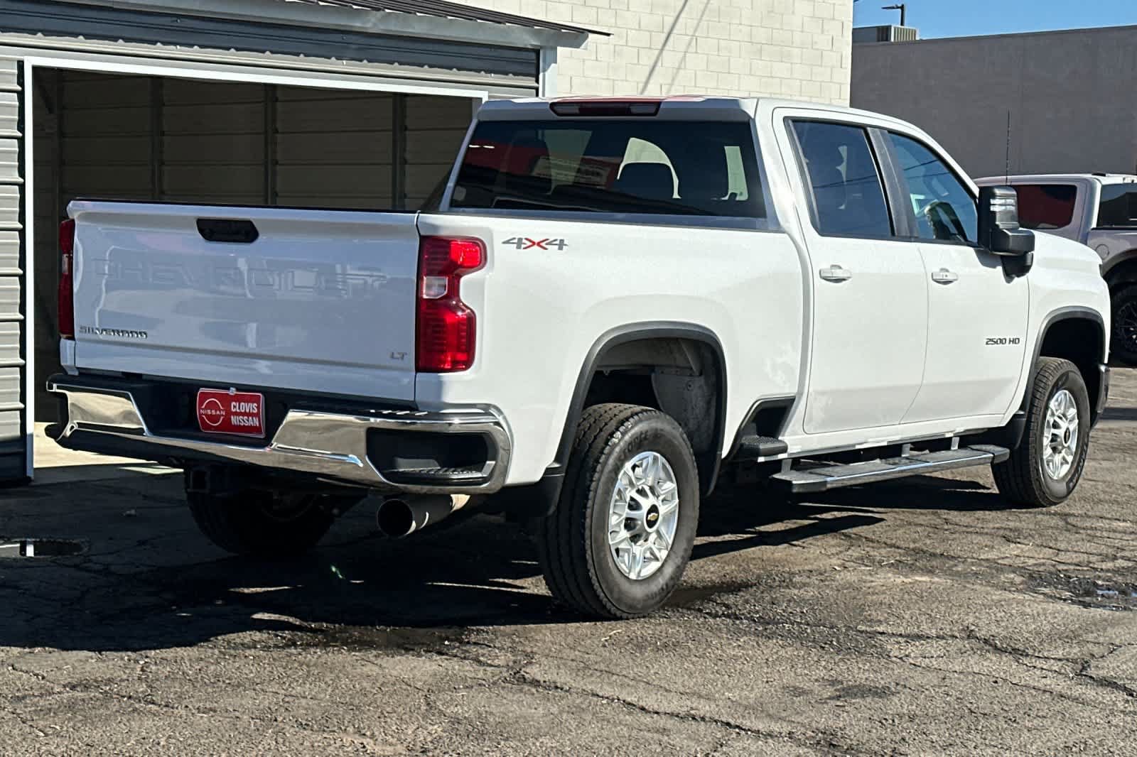 Used 2026 Chevrolet Silverado 2500 LT AWD/4WD image 2
