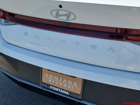 New 2026 Hyundai Elantra SE FWD image 25