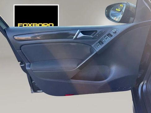 Used 2011 Volkswagen Golf 4-Door image 12