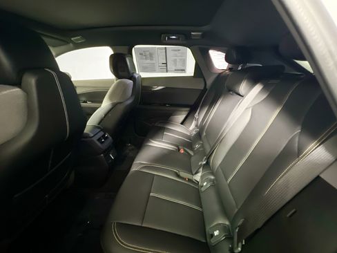Used 2025 Cadillac Optiq Sport 1 w/ LPO, Floor Liner Package AWD/4WD image 20